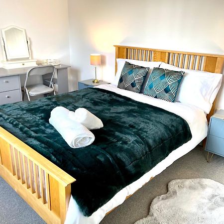 Stylish Cosy And Bright Apartment - Fantastic Location - Perfect For Business Or Solo Travellers Bishop's Stortford Exterior photo